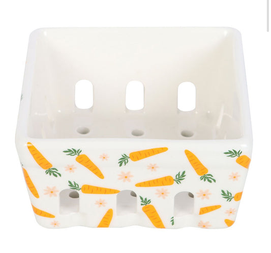 CARROT PATCH CERAMIC BERRY BASKET